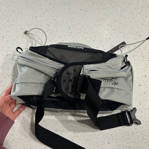 Osprey Tempest 6 Silver Belt Bag - Picture 5 of 8